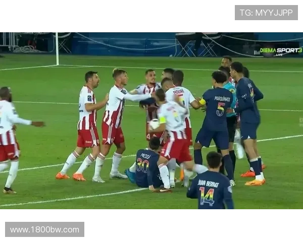 法甲阿什拉夫梅开二度 巴黎圣日耳曼轻取布雷斯特三球大胜